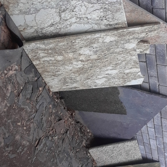 Different size Granite pieces different varieties - Picture 1 of 4